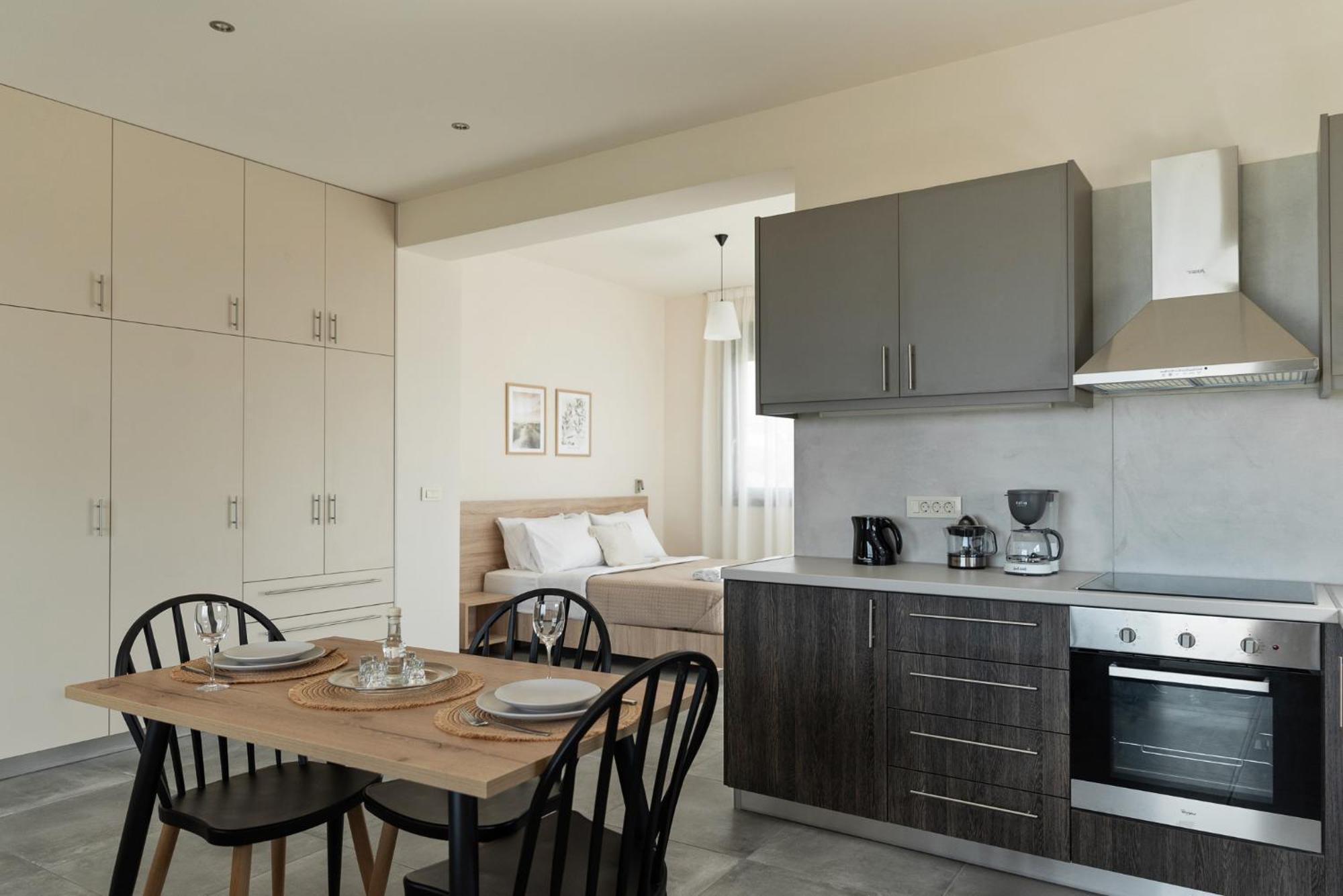 Oliva Verde Residences Galatas  Ngoại thất bức ảnh